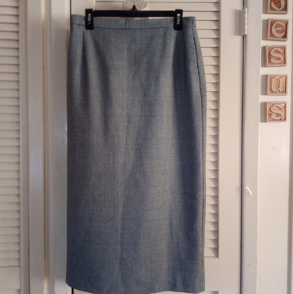 SIZE 10, VINCI CLOTHIERS 2 PIECE SUIT - Picture 11 of 14